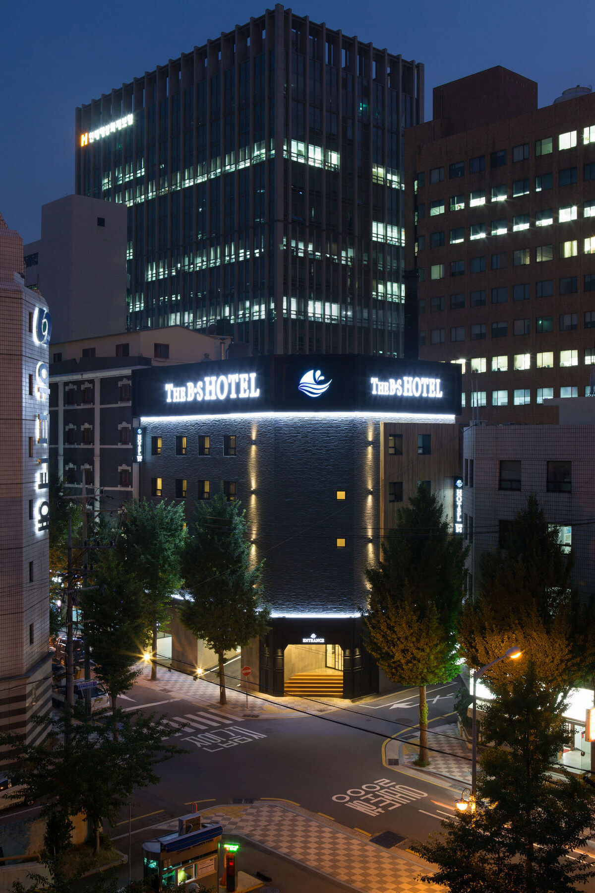 The Bs Hotel Busan Station Bagian luar foto